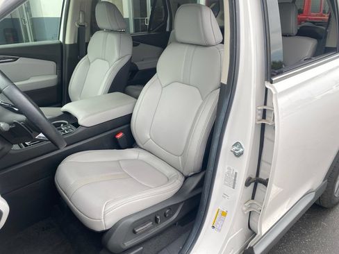Used 2025 Honda Pilot Touring image 35