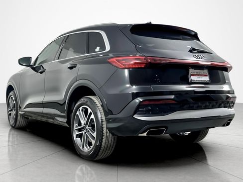 Used 2025 Audi Q5 Premium w/ 19" Wheel Package image 3