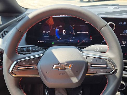 New 2025 Chevrolet Equinox EV RS image 31