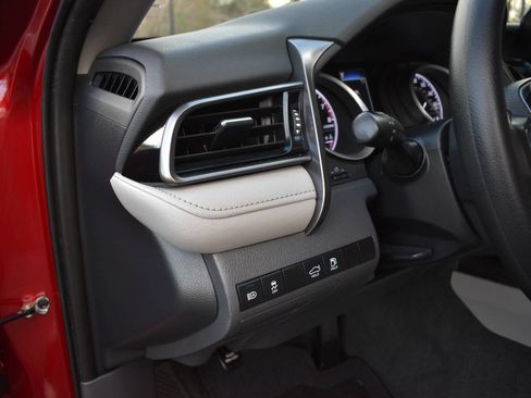 Used 2022 Toyota Camry LE image 17