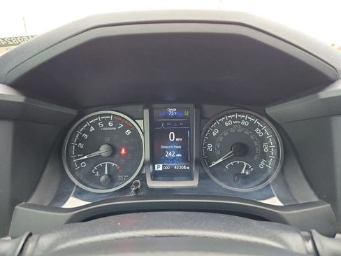 Used 2023 Toyota Tacoma TRD Sport w/ Technology Package AWD/4WD image 30