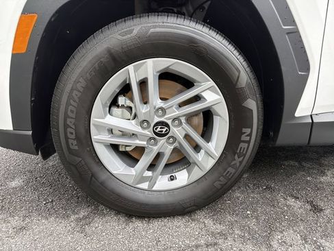 Certified 2025 Hyundai Tucson SE FWD image 11