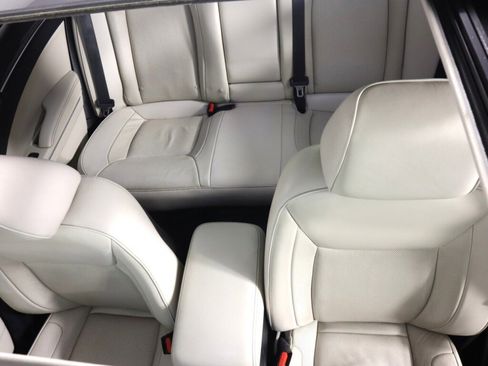 Used 2018 Chrysler 300 Limited w/ Safetytec Plus Group image 28