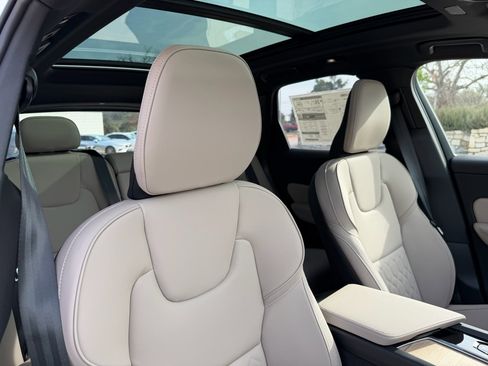 New 2026 Volvo XC60 B5 Plus w/ Protection Package Premier AWD/4WD image 9