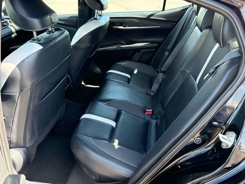 Used 2025 Toyota Camry SE FWD image 13