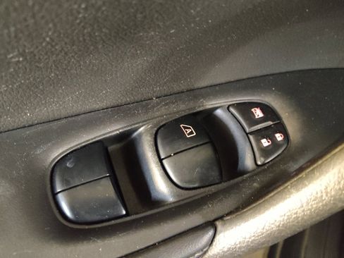 Used 2020 Nissan Rogue SV FWD image 27