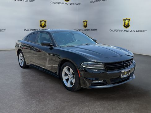 Used 2017 Dodge Charger SXT RWD image 7