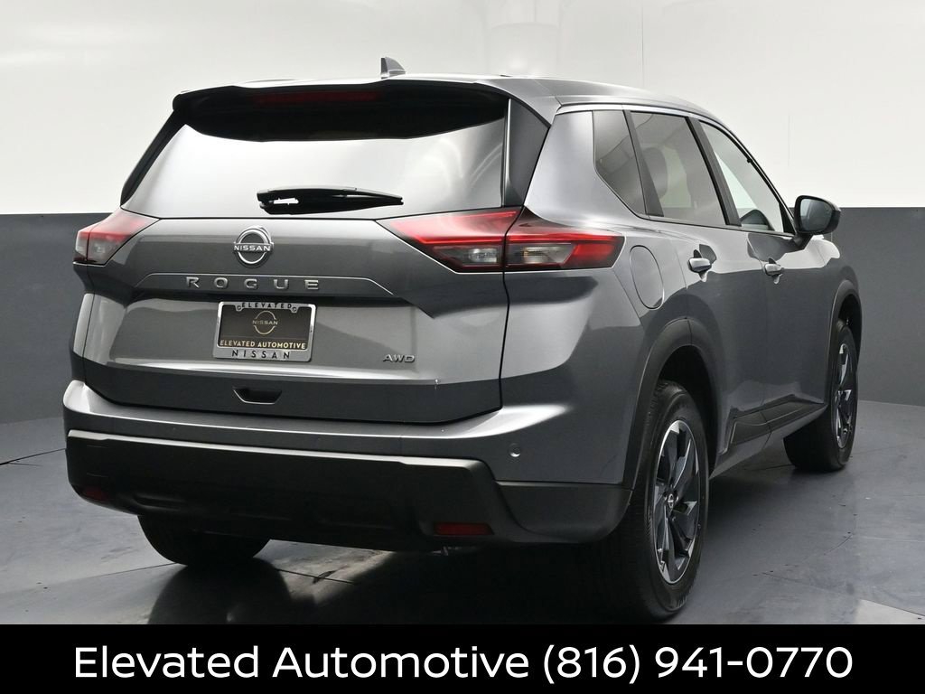 Certified 2026 Nissan Rogue SV AWD/4WD image 4
