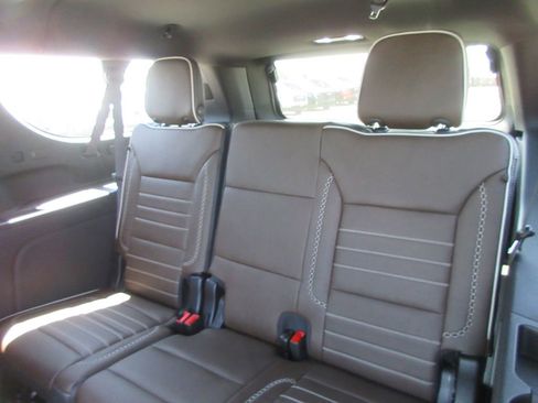 New 2026 GMC Yukon XL Denali Ultimate AWD/4WD image 13