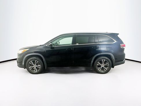 Used 2016 Toyota Highlander XLE AWD/4WD image 4