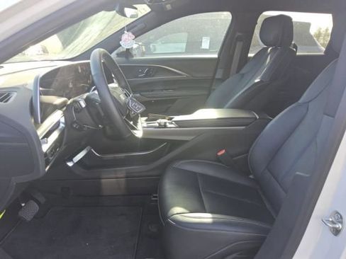 Used 2025 Cadillac Lyriq Luxury RWD image 6