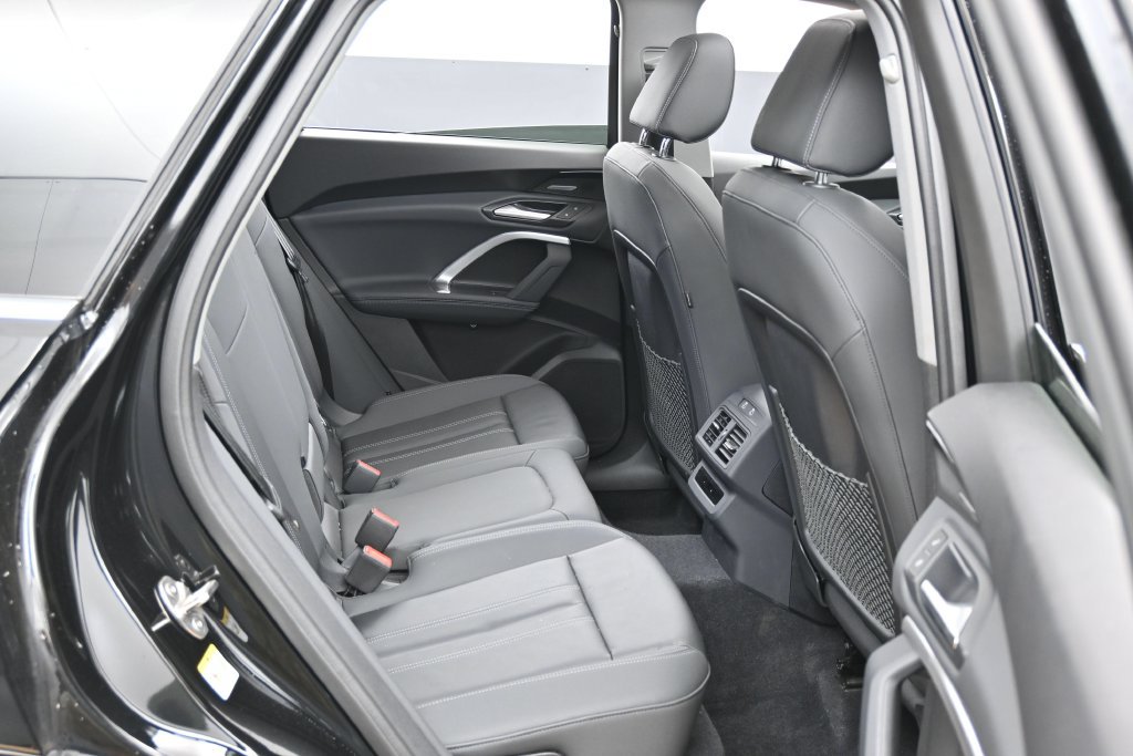 Used 2025 Audi Q5 Premium Plus w/ Premium Plus AWD/4WD image 26