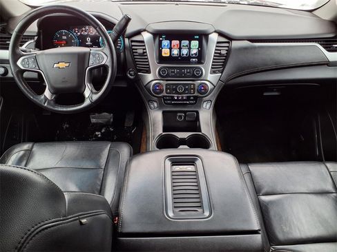 Used 2017 Chevrolet Suburban LT image 11