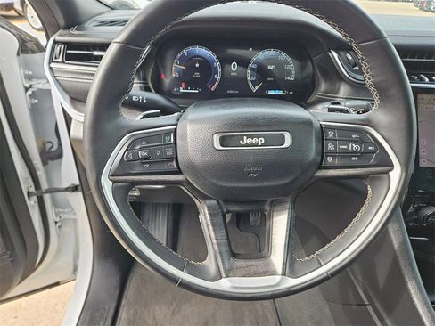 Used 2024 Jeep Grand Cherokee L Limited w/ Luxury Tech Group II image 18