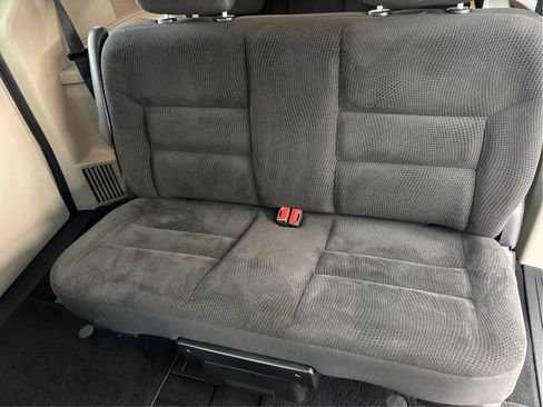 Used 2019 Dodge Grand Caravan SE FWD image 42