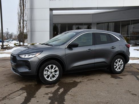 Used 2023 Ford Escape Active image 2