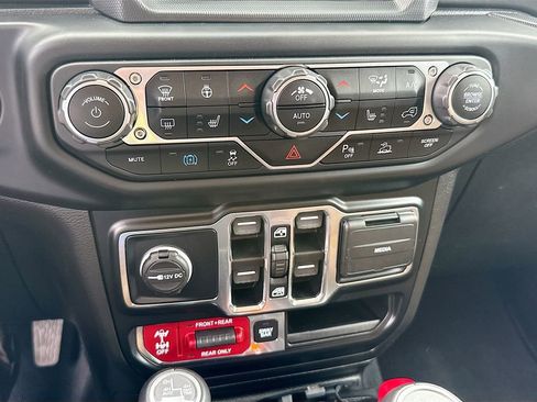 Used 2022 Jeep Wrangler Unlimited Rubicon 4xe w/ Cold Weather Group image 17