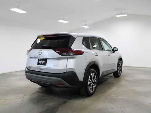 Used 2022 Nissan Rogue SV image 9