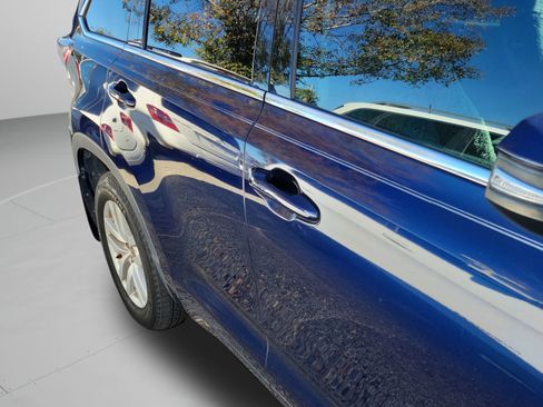 Used 2016 Toyota Highlander LE image 15