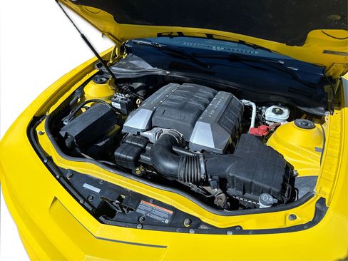 Used 2010 Chevrolet Camaro SS RWD image 12