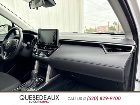 Used 2022 Toyota Corolla Cross LE w/ Moonroof Package image 29