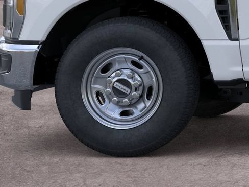 New 2026 Ford F250 XL w/ XL Chrome Package RWD image 22