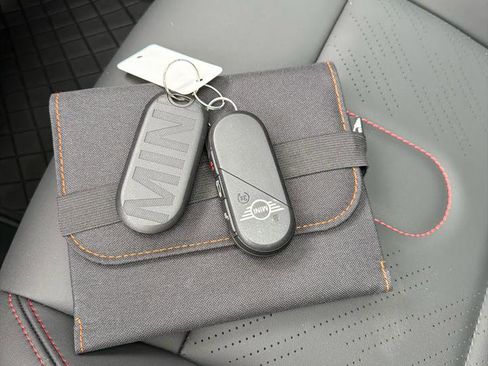 Used 2025 MINI Cooper S image 39