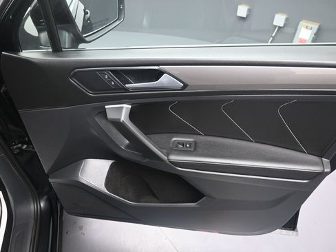 Used 2023 Volkswagen Tiguan SE AWD/4WD image 20