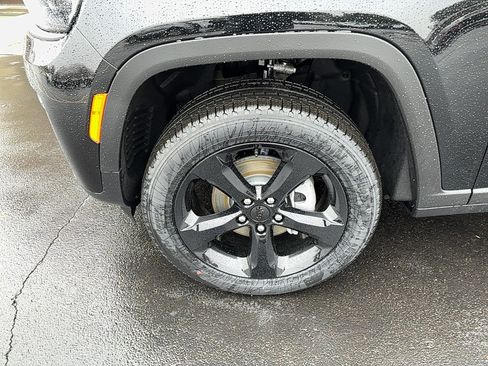 Used 2026 Jeep Grand Cherokee Limited w/ Limited Altitude Package AWD/4WD image 2