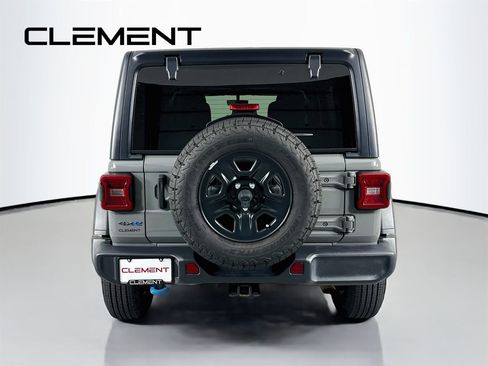 Used 2022 Jeep Wrangler Unlimited Rubicon 4xe w/ Dual Top Group AWD/4WD image 8