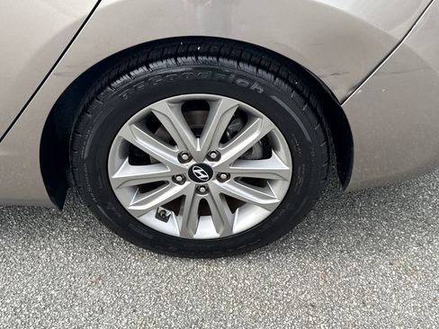 Used 2015 Hyundai Elantra SE w/ Option Group 02 image 19