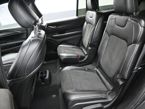 Used 2023 Jeep Grand Cherokee L Laredo AWD/4WD image 29