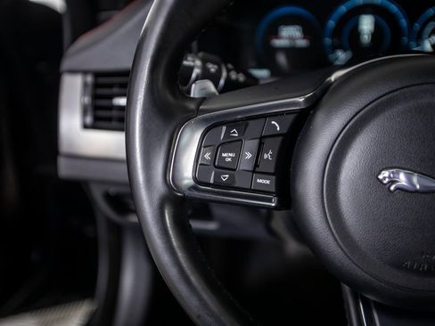 Used 2018 Jaguar XF First Edition image 33