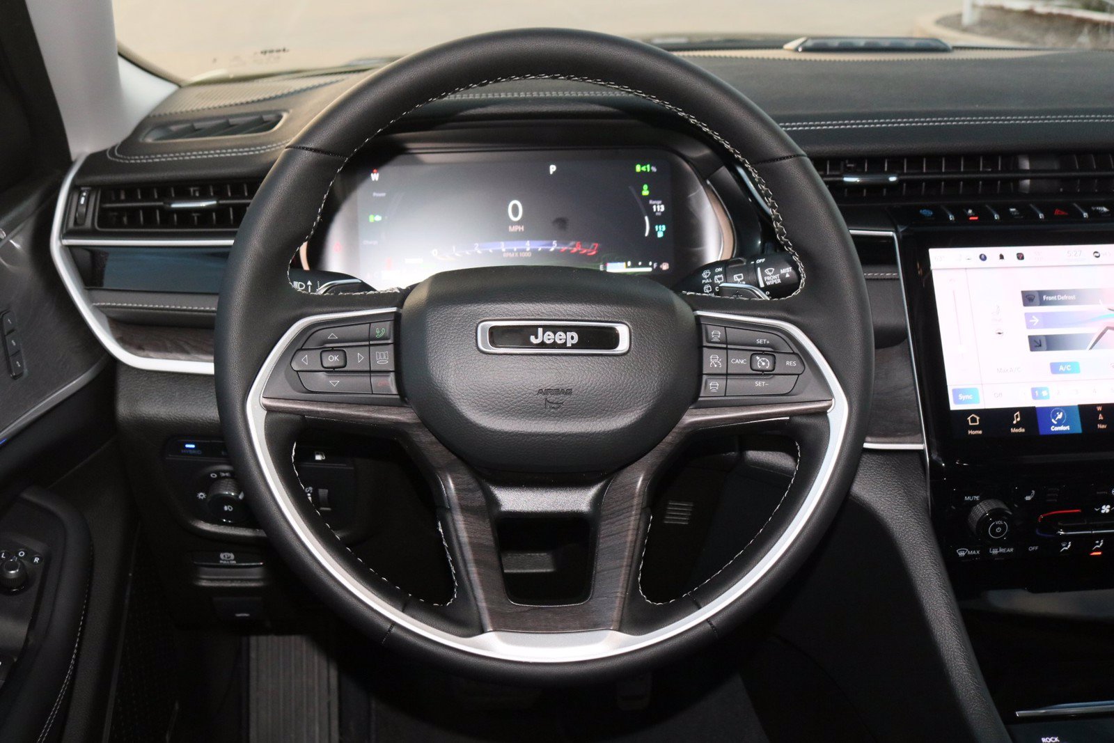 New 2023 Jeep Grand Cherokee 4WD 4xe image 11