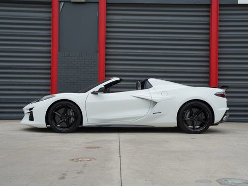 Used 2024 Chevrolet Corvette E-Ray AWD/4WD image 5