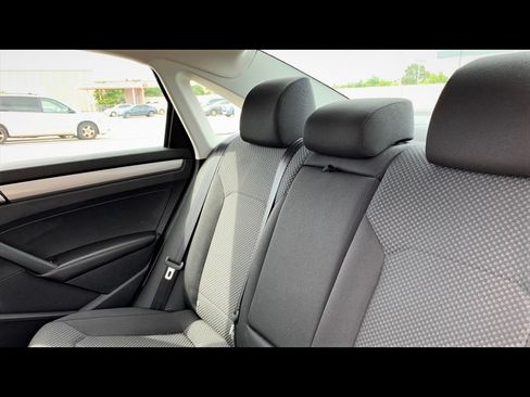 Used 2014 Volkswagen Passat 1.8T S FWD image 11
