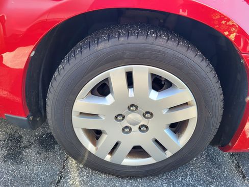 Used 2013 Dodge Avenger SE image 7