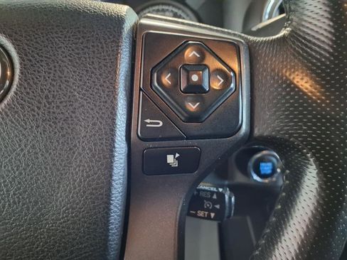 Used 2016 Toyota Tacoma TRD Sport image 24