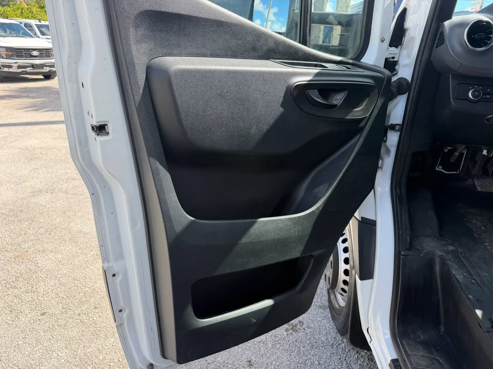 Used 2019 Mercedes-Benz Sprinter 170 image 14