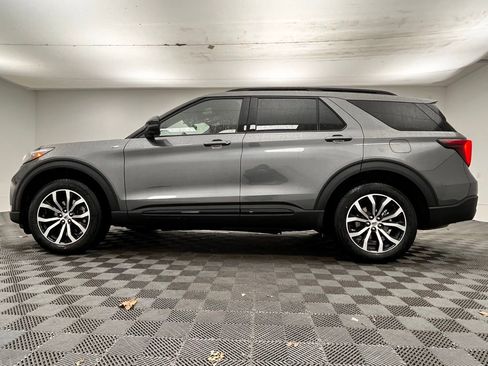 New 2026 Ford Explorer ST-Line image 12