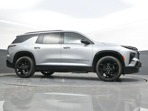Used 2024 Chevrolet Traverse RS FWD image 50