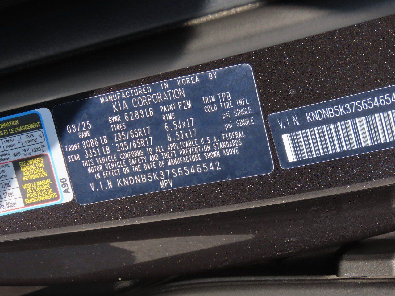 Used 2025 Kia Carnival FWD image 31