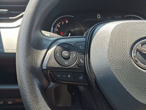 Used 2025 Toyota RAV4 XLE AWD/4WD image 20