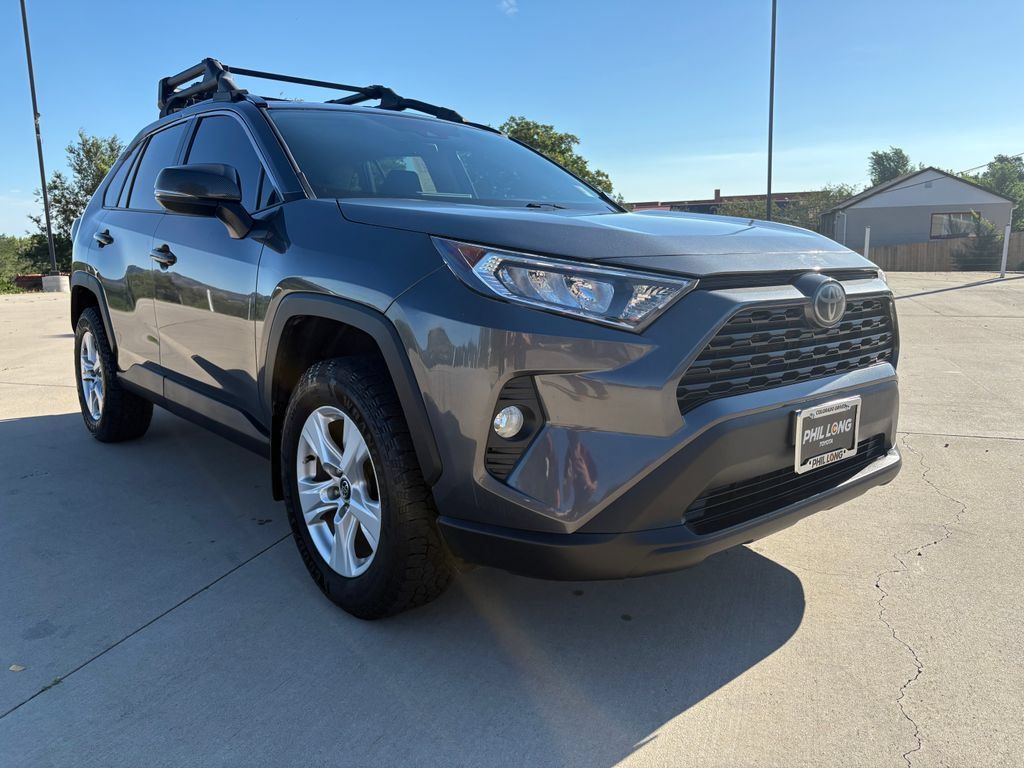 Used 2021 Toyota RAV4 XLE AWD/4WD image 3