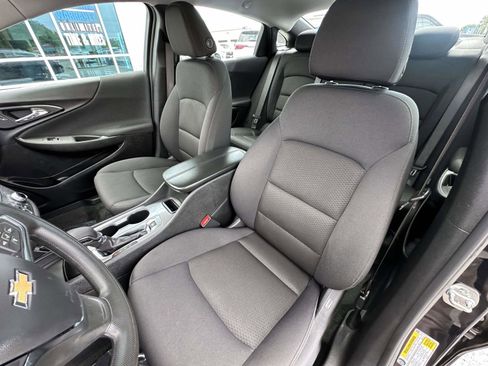 Used 2025 Chevrolet Malibu LT FWD image 19