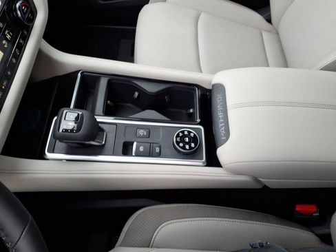 New 2026 Nissan Pathfinder SL image 15