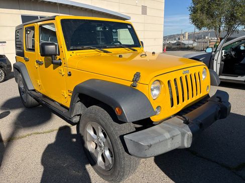Used 2015 Jeep Wrangler Unlimited Sport w/ Quick Order Package 24S AWD/4WD image 3