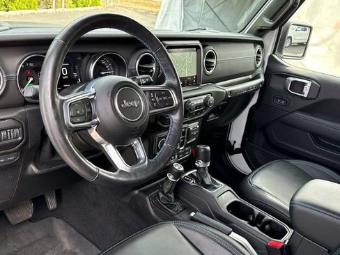 Used 2021 Jeep Wrangler Unlimited Rubicon 4xe w/ Cold Weather Group AWD/4WD image 15