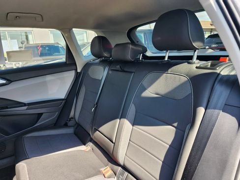 Certified 2024 Volkswagen Taos SE AWD/4WD image 13
