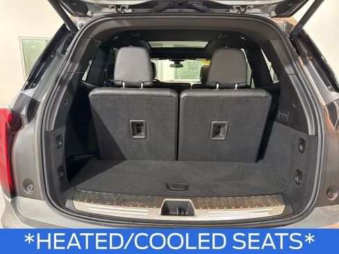 Used 2024 Cadillac XT6 Premium Luxury image 11